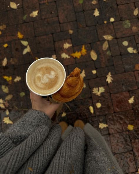 Happy New Year Aesthetic, Year Aesthetic, Aesthetic Morning, December Christmas, Content Plan, Fall Mood Board, Bookstagram Inspiration, Autumn Rain, Fall Semester