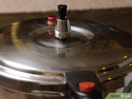 How to Use a Pressure Cooker: 14 Steps (with Pictures) - wikiHow Life Canning Pressure Cooker, Dehydrating Food Storage, Stovetop Pressure Cooker, Pressure Cooking Recipes, Best Pressure Cooker, Pressure Pot, Using A Pressure Cooker, Pressure Cookers, Crock Pot Soup