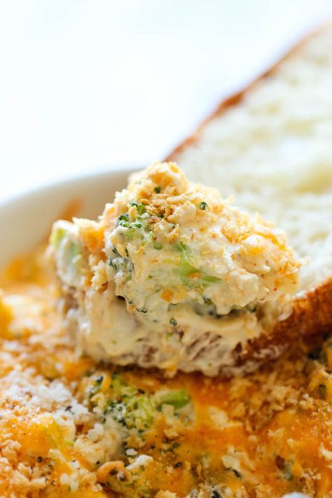 Broccoli Dip, Broccoli Parmesan, Parmesan Dip, Baked Broccoli, Parmesan Broccoli, Party Dip Recipes, Party Dip, Cheesy Broccoli, Think Food