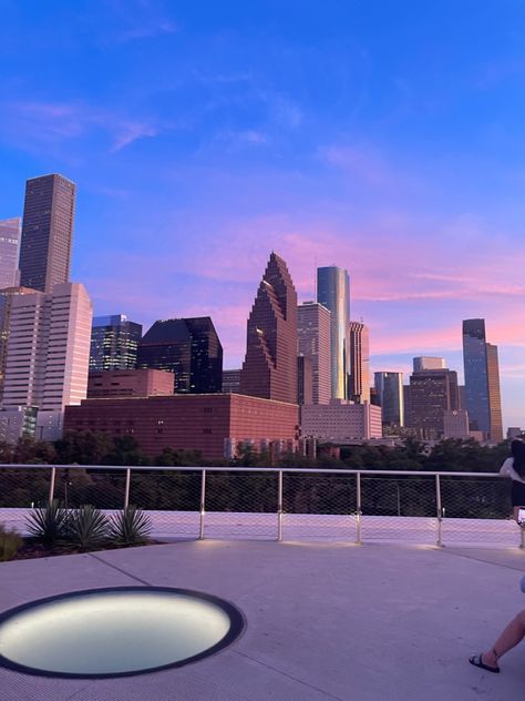 Downtown Asthetics, Downtown Houston Aesthetic, Houston Sunrise, Downtown Houston At Night, Houston Vibes, Houston Texas Aesthetic, Houston Aesthetic, Spotify Wallpapers, Houston Activities