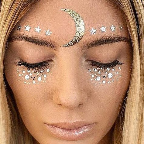 Hippie Carnaval, Diy Tinkerbell Costume, Carnaval Diy, Karneval Diy, Temporary Face Tattoos, Silver Tattoo, Boho Makeup, Freckles Makeup, Tattoo Uk