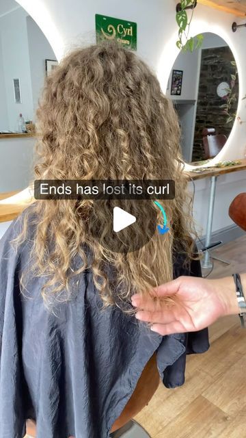 21K likes, 326 comments - cyrl_cymru el May 7, 2024: "Getting curl definition back! ✂️😎 ⬇️ My client has a few different curl patterns, that needed balancing. And the ends were very dry due to...". Mid Back Curly Hair, Growing Out Curly Hair, Wavy Curly Haircuts, Curl Pattern Chart, Curl Mask, Different Curl Patterns, Type 2b Hair, Ponytail Haircut, Hair Shower