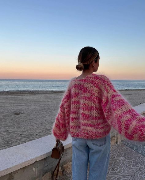 🌷🌞🤍 Comfortable Sweater, Fall Fits, Mode Inspo, Striped Long Sleeve, Urban Fashion, The Ocean, Jumpsuits For Women, Fashion Inspo Outfits, Sweater Cardigan