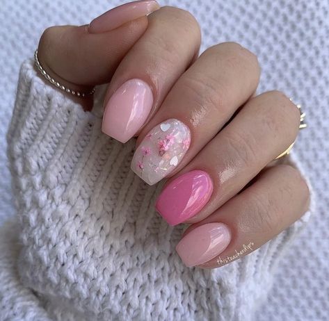 Summer Dip Nails 2024, Soft Pink Flowers, Dip Nail, Cute Gel Nails, V Day, Dip Powder Nails, Dipped Nails, Allergic Reaction, Chic Nails