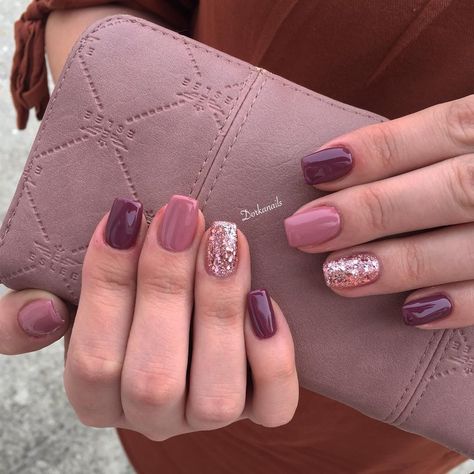 Nail Ideas Acrylic Burgundy, Deep Burgundy Nail Designs, Rose Gold Autumn Nails, Nails To Match Maroon Dress, Burgundy And Mauve Nails, Chianti Nails, Berry Fall Nails, Plum Christmas Nails, Summer Nails Fair Skin