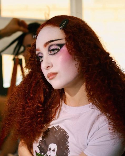 Euphoria's Makeup Artist DMed Chappell Roan. Before Long, She Was Doing the Pop Star's Glam at Coachella. Doniella Davy, Glam Rock Makeup, Donni Davy, Coachella Makeup, Rock Makeup, Midwest Princess, Performance Makeup, Painted Face, Chappell Roan