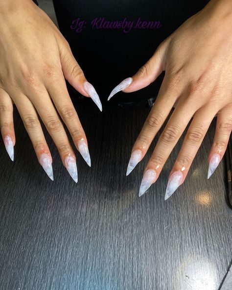 KlawsByKenn💅🏽 on Instagram: “Medium Stiletto White & Clear Marble Set🤍  Book Your Appointments Now❣️ Spots filling up fast💯  Link in Bio💕 #stlnailtech #stlnails…” Stiletto Nails White Designs, White Stilettos Nails, White French Tip Stilleto Nails, Medium Stiletto Acrylic Nails, Marble Stilleto Nails Designs, Acrylic Nails Medium Length, Hype Nails, Medium Stiletto Nails, Acrylic Nails Medium