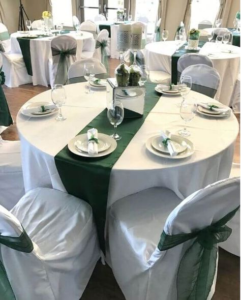 Emerald Green Quinceanera, Teal And Grey Wedding, Emerald Green Quinceanera Theme, Green Quinceanera Theme, Green Table Settings, Emerald Green Wedding Theme, Quince Decor, Green Quinceanera, Green Wedding Decorations