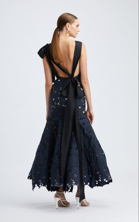 Dress Gallery, Full Length Gowns, Full Skirt Dress, Cocktail Attire, Navy Blue Dress, Christian Siriano, Dress Cuts, Classy Dress, Pre Fall