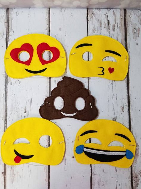 Emoji Costume Halloween Masks - Felt Half Mask Emoticon Party, Emoji Costume, Emoji Mask, Emoji Ideas, Felt Masks, Kiss Emoji, Emoji Birthday Party, Mascaras Halloween, Felt Mask