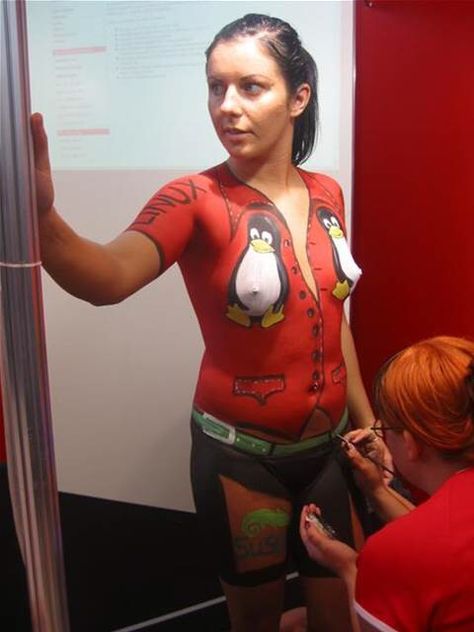 Bird Body Painting Pictures, Body Painting Festival, Female Body Paintings, Body Art Photography, Woman Painting, Body Image, Body Painting, Body Art, Pin Up