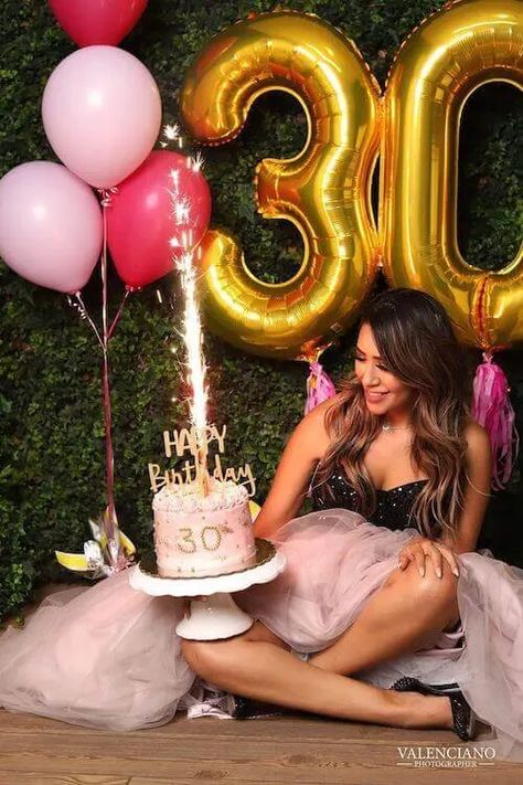 30th Birthday Photoshoot Ideas, 30th Birthday Photoshoot, 30th Birthday Outfit, 30th Birthday Ideas For Women, 40th Bday Ideas, Birthday Photoshoot Ideas, 30th Birthday Themes, 30th Birthday Bash, Rainbow Party Decorations