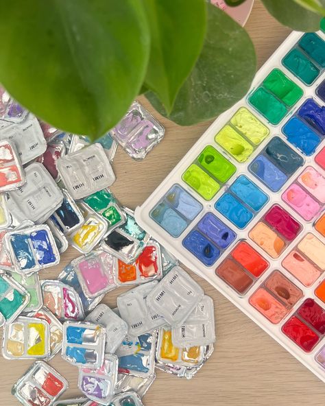 Unboxing #himigouache 😍🍄 New addition to the paint collection 🎨 In love with these gel cubes ☀️ @amazon @miyaarts #HimiGouache #GouacheUnboxing #artist #ArtSupplyLove #GouacheSetGoals #TwinCupSet #112Shades #GouacheObsessed #ArtLover #Gouache Love #Himitwincupgouache #GouacheUnboxingReel #ArtUnboxing #colors #colorpalette #GouacheArt #GouacheColors #Himi #GouacheAddict #GouacheCollector Paint Collection, Gouache Art, Setting Goals, Cupping Set, Lovers Art, Color Palette, Twins, In Love, Paint