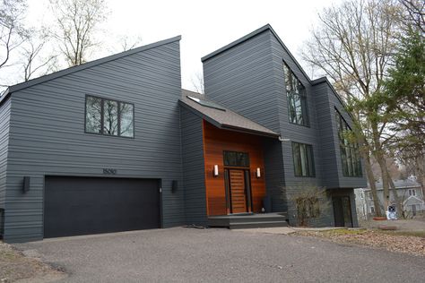 Iron Gray Hardie Siding Black Windows, James Hardie Iron Gray, Hardie Shingle Siding, Hardie Board Siding, Grey Siding, James Hardie Siding, Gray House Exterior, Hardie Siding, Grey Slate