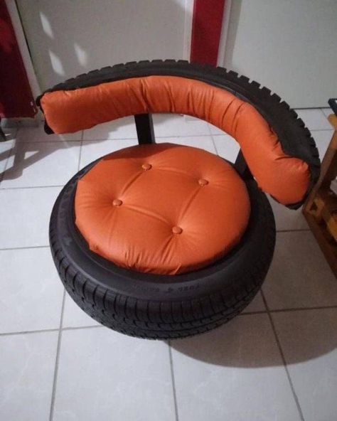 Kursi Ban, Tire Chair, Bedroom Chair Ideas, Tire Furniture, Garage Furniture, Bedroom Chairs, Automotive Furniture, Diy Furniture Decor, Barrel Furniture