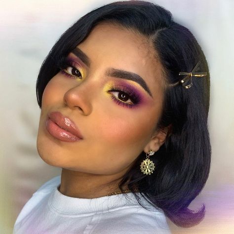 𝐒𝐎𝐋𝐀𝐍𝐆𝐄 𝐂Ó𝐑𝐃𝐎𝐕𝐀 𝐌𝐀𝐊𝐄𝐔𝐏 𝐀𝐑𝐓𝐈𝐒𝐓 on Instagram: “✨Maquillaje Morado con un pop de color ✨. __________________________________ Me encantó 💕, siento que el pop de color amarillo en el…” Artist On Instagram, Maquillaje De Ojos, Makeup Artist, Ear Cuff, Makeup Looks, Make Up, Cuff, Makeup, On Instagram