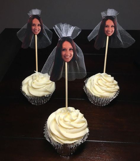 Bridal Shower Decorations Black And White, Funny Bachelorette Ideas, Bachelorette Cupcakes, Bride Cupcakes, Photo Cupcake Toppers, Bachelorette Party Funny, Bachelorette Diy, Photo Bride, Bridal Shower Inspo