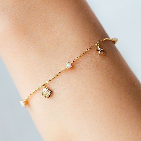 Delicate Gold Bracelet, Gold Bracelet Simple, Local Eclectic, Women Bracelets, Hand Bracelet, Gold Bracelet For Women, Jewelry Indian, Jewellery Shop, Pretty Jewelry