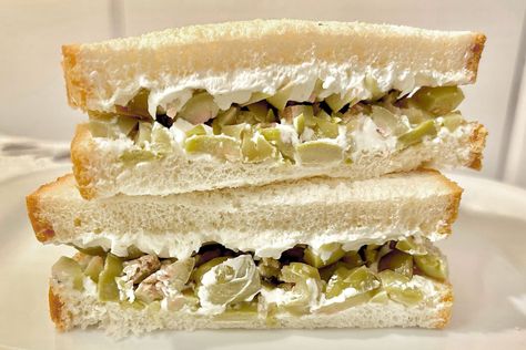 We're Obsessed With This Cream Cheese and Olive Sandwich That's Gone Viral Olive Sandwich, Cream Cheese Sandwich, Sugar Cream Pie, Cream Cheese Sandwiches, Ambrosia Salad, Salisbury Steak, Cheese Sandwich, Wrap Sandwiches, Taste Of Home