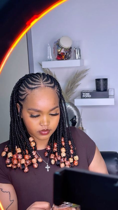 Short Cornrow Braids With Beads, Fulani Braids With Design And Beads, Cheap Hairstyles For Black Women Braids, Short Hairstyles With Beads, Cheap Braided Hairstyles, Cornrows With Beads For Women, Cornrow And Box Braids Hairstyles, Short Fulani Braids With Beads, Cornrows Braids With Beads