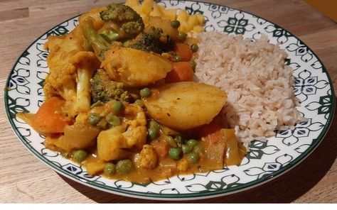 English Vegetable Curry Recipe English Curry Recipe, English Curry, Vegetable Curry Recipe, Plant Based Meals, Vegetable Curry Recipes, Log Fires, Vegetable Curry, Plant Based Eating, Curry Recipe