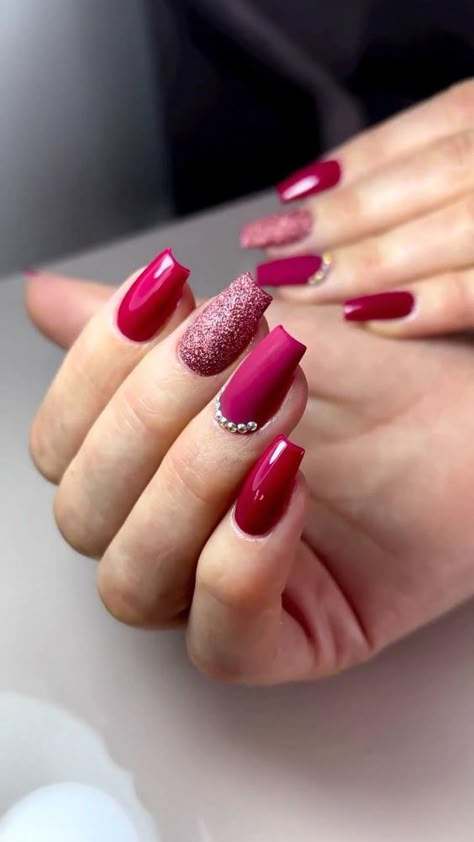 #Relationship# fashion# diy Magenta Nails, Dark Pink Nails, Pink Nail Art Designs, Bridal Nails Designs, Wedding Nail Art Design, Fancy Nail Art, Wedding Nail Art, Quick Nail Art, Bridal Nail