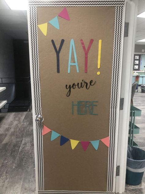 Attendance Door Decoration, Attendance Office Decor, Teacher Door Decorations Welcome, Welcome Back Classroom Door, 1st Day Of School Door Ideas, Welcome Back School Door, Welcome Back Door Decorations Classroom, Classroom Door Ideas Reading, Welcome Door Decorations Classroom