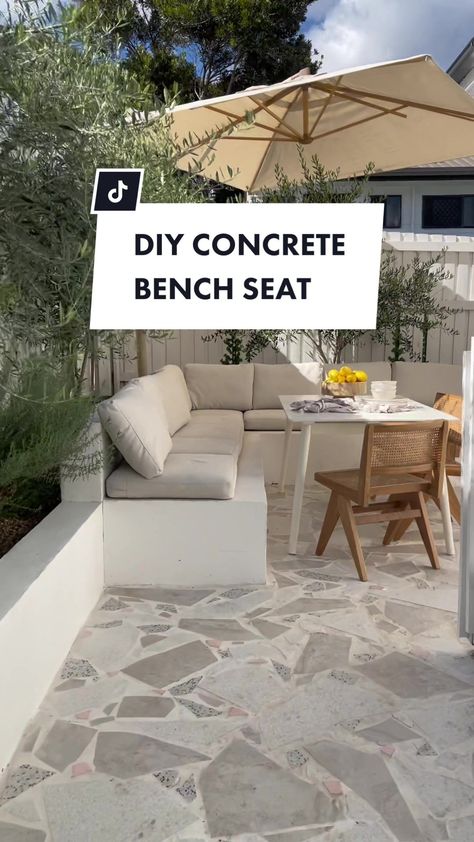 Diy Concrete Seating Outdoor, Diy Concrete Bench Outdoor, Concrete Bench Diy, Dubai Garden Ideas, Diy Concrete Bench, Narrow Patio Ideas, Outdoor Bench Diy, Curved Outdoor Benches, Concrete Bench Outdoor