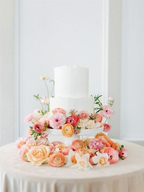 Cake Design Pink, Pastel Wedding Cakes, Portland Wedding Venues, Wedding Cake Design, Wedding Cake Fresh Flowers, Pastel Wedding Flowers, Wedding Flower Design, Orange Wedding Flowers, Floral Wedding Cake