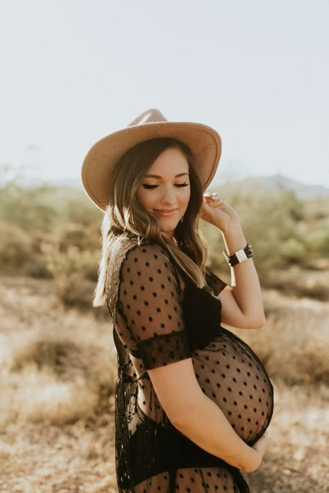 Desert Maternity Photos, Maternity Photography Poses Outdoors, Outdoor Maternity Photos, Maternity Photo Outfits, Maternity Photography Outdoors, Maternity Photoshoot Outfits, Maternity Photography Couples, Boho Maternity, Beautiful Pregnancy