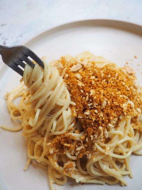 Creamy miso & tahini spaghetti with smoky breadcrumb topping — veg centric kitchen Creamy Miso Pasta, Miso Tahini, Tahini Pasta, Breadcrumb Topping, Pasta Night, Tahini Sauce, Pasta Dish, Creamy Sauce, Tahini