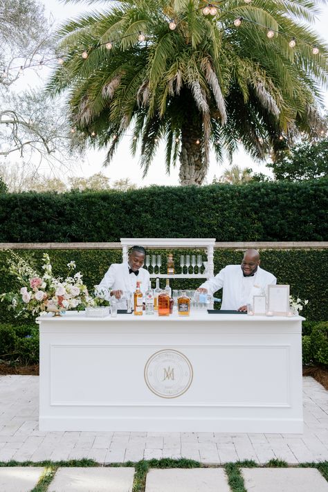 Outside Bar For Wedding, Custom Bar For Wedding, Wedding Bar With Flowers, Bar Decor Ideas Wedding, Wedding Bar Ideas Diy, Bar Cart For Wedding, Wedding Bar Set Up, Bar Set Up For Wedding, Wedding Reception Round Tables