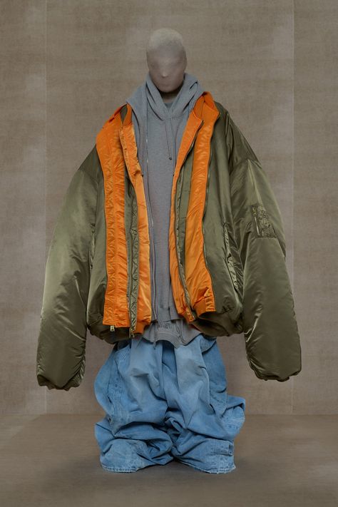 2024 Menswear, Runway Collection, Light Wash Jeans, Spring 2024, Contemporary Fashion, Grey Hoodie, Evening Wear, Paris Fashion Week, Fashion News