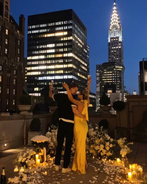 From meeting at a university party to getting engaged amongst the dazzling rooftops of New York City, discover the details of @delaneychilds love story, and find out exactly how her fiancé Clayton (@clayhendrx) pulled off a surprise rooftop proposal that feels straight out of a movie. *Tap the link in bio to read in full* #theweddingedition #newyorkcity #bridalfashion #proposalstory Winter Proposal Ideas Engagement, Wedding Proposal Ideas Engagement, Rooftop Proposal, Delaney Childs, University Party, Winter Proposal, Proposal Photoshoot, Surprise Engagement, Engagement Stories