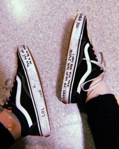 Comment what you would write on yours🤔 Follow @skategarments for more street wear inspiration🛹 . . . . . #skateboarding  #skate… Vans Aesthetic, Grunge Shoes, Adidas Gucci, Tenis Vans, Vans Converse, Shoes Vans, Custom Vans, Aesthetic Shoes, Shoe Art