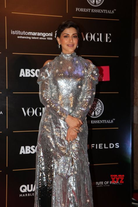 Actress Sonali Bendre Stills From Vogue Women of The Year Awards 2019 - Social News XYZ Photos: Actress Sonali Bendre Stills From Vogue Women of The Year Awards 2019     #Actress #SonaliBendre #VogueWomenTheofYearAwards #VogueWomenofTheYearAwards2019 Sonali Bendre, Vogue Women, Forest Essentials, Indian Movies, Mumbai, The Year, Photo Galleries, Formal Dresses Long, Hollywood