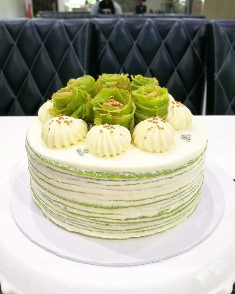 Made Pandan Crepe Cake with whipped CreamPlum Sugar Coconut fillings. Topped with Pandan Crepe Rose for decor Desserts Pictures, Crepe Cake, Cream Photos, Cakes Recipes, Ice Cream Photos, Baking Pastry, Dessert Pictures, Bread Cake, Baking And Pastry