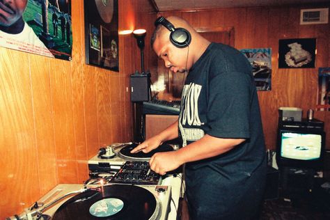 The laid-back style that's become ubiquitous in hip-hop originated here in the 1990s. Dj Screw, Southern Rap, Chopped And Screwed, Texas Man, Getting High, Hip Hop Quotes, Famous Movie Quotes, Historical Quotes, Screw It