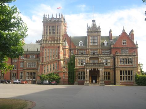 Bearwood College, boarding school. Nikolaus Pevsner said in 1966  that the building is "in its brazen way one of the major Victorian monuments of England". Classic School Building, Old English School Building, Old High School Building, Victorian School Building, Vintage School Building, Victorian Boarding School, Bearwood House, Boarding School Layout, Boarding School Exterior