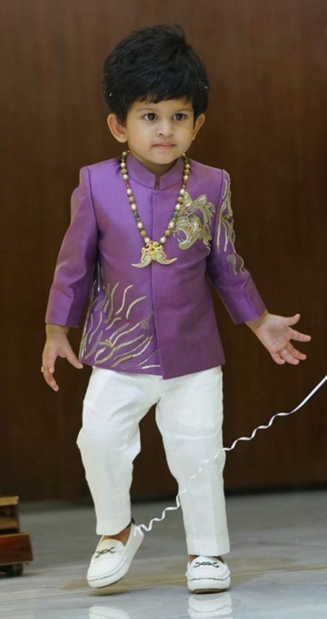 Boys Traditional Outfit, Baby Boy Dress Traditional, Boys Wedding Outfit Indian, Wedding Outfit Indian, Boys Wedding Outfit, Baby Boy Fashion Clothes, Boys Dressy Outfits, Boy Dresses, Boys Dresses