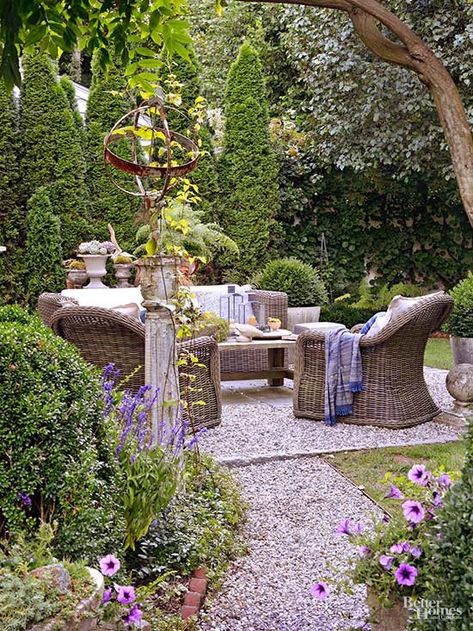 French Country Backyard, Courtyard Design Ideas, French Cottage Garden, Garden Sitting Areas, Patina Farm, Courtyard Ideas, Patio Seating Area, Courtyard Design, French Country Garden