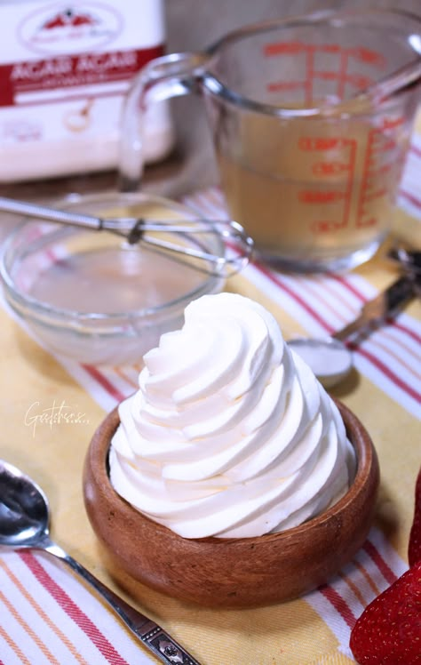 Stabilized Vegan Whipped Cream - Gretchen's Vegan Bakery Vegan Coconut Whipped Cream, Cashew Whipped Cream, Vegan Whipped Cream No Coconut, Plant Based Whipped Cream, Vegan Cream Recipe, Vegan Whipped Cream Recipe, Vegan Chantilly Cream, Vegan Cream Cake, Vegan Cool Whip Recipe