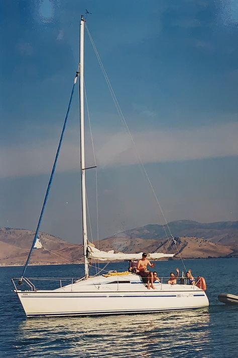 sailing, 90s, film camera, photography, ocean, summer, Greece, islands, friends, aesthetic Greece Boat Aesthetic, Sail Aesthetic, Sail Boat Aesthetic, Boat Life Aesthetic, 90s Film Photography, Coastal Beach Aesthetic, Sailboat Aesthetic, Greece Sailing, Sailboat Photography