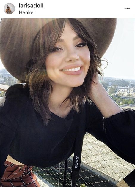 Bob With Curtain Fringe, Short Bob With Curtain Fringe, Curtain Bangs Bob, Girl Hair Cut, Cool Girl Hair, Short Bob Haircuts With Bangs, Corte Shag, Cool Haircuts For Girls, Bob Haircuts With Bangs