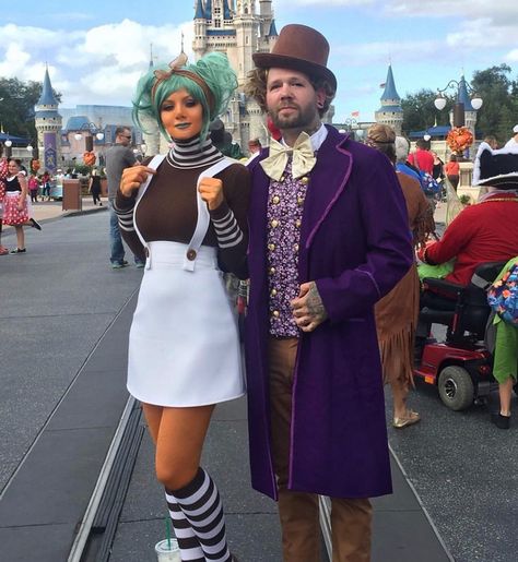 Hot Couples Halloween Costume, Hot Couples Halloween Costume Ideas, Oompa Loompa Costume, Punny Halloween Costumes, Most Creative Halloween Costumes, Couples Halloween Costume Ideas, Oompa Loompa, Cheap Halloween Costumes, Couples Halloween Outfits