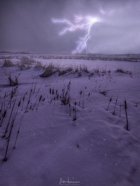 Winter Thunder Dua Aesthetic, Thunder Snow, Lightning Images, Snow Elf, Lightning Photography, Oc Aesthetic, Winter Whites, Artistic Pictures, Character Board