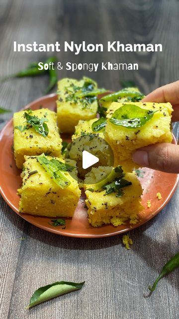 Besan Dhokla Recipe Video, Instant Dhokla Recipe Videos, Dhokla Recipe Video, Besan Dhokla Recipe, Easy Entertaining Food, Cauliflower Cakes, Khaman Dhokla, Dhokla Recipe, Powder Sugar