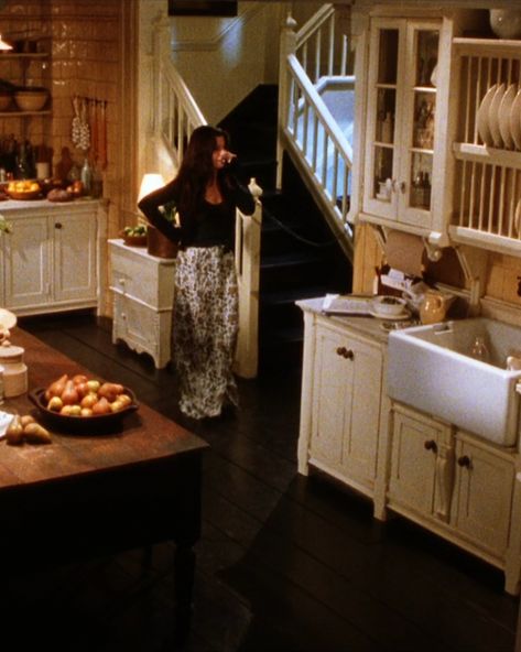 Why Do These Witches Dress So Well? Practical Magic Aesthetic Sally, Fall In Movies, In The Company Of Witches Aesthetic, Practical Magic Clothes Style, Practical Magic Wardrobe, Autumn Witch Aesthetic Fashion, Sally Owens Practical Magic Outfits, Practical Magic Interior Design, Sally Owens Practical Magic