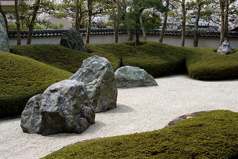 Japanese Garden Gallery on Behance Modern Zen Garden, Japanese Outdoor, Modern Japanese Garden, Garden Design Pictures, Zen Garden Ideas, Dry Gardens, Japanese Rock Garden, Japanese Style Garden, Zen Rock Garden