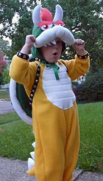 King Koopa Costume, Bowser Backpack, Bowser Halloween Costume, Mario Costume Diy, Mario Bros Costume, Bowser Costume, Mario Halloween Costumes, Super Mario Bros Birthday Party, Mario Costume